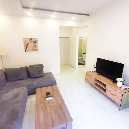 The White Pearl Apartment Larnaca Exterior foto