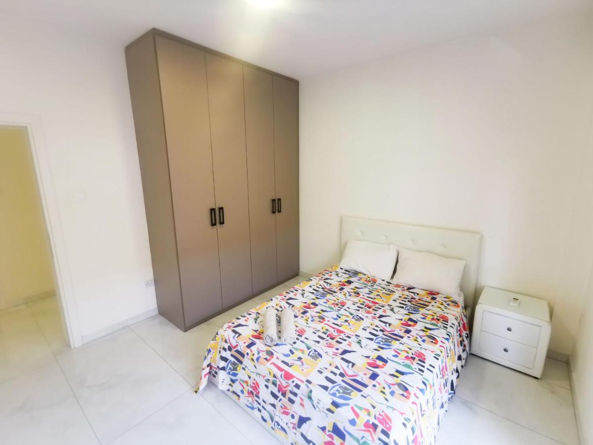 The White Pearl Apartment Larnaca Exterior foto