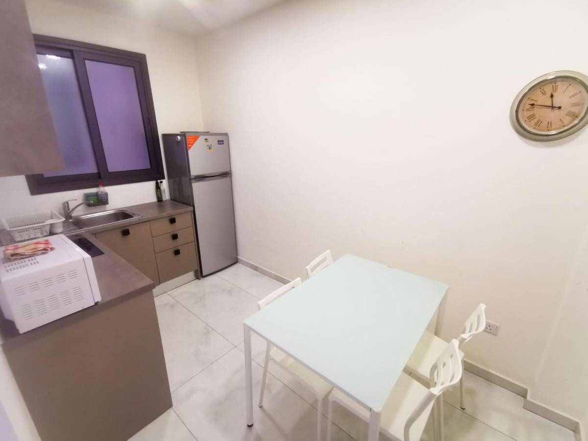 The White Pearl Apartment Larnaca Exterior foto